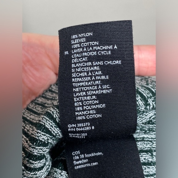 COS Ribbed Two Tone Sweater T-shirt - Picture 6 of 6